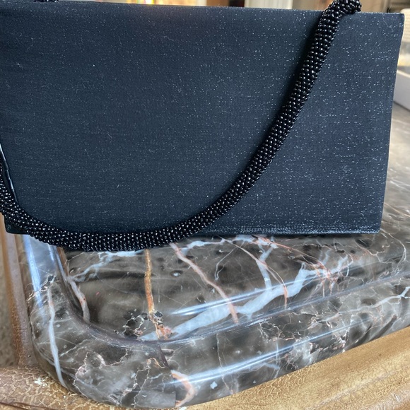 Beaded bag with hand and shoulder/ cross body ability - Picture 2 of 5